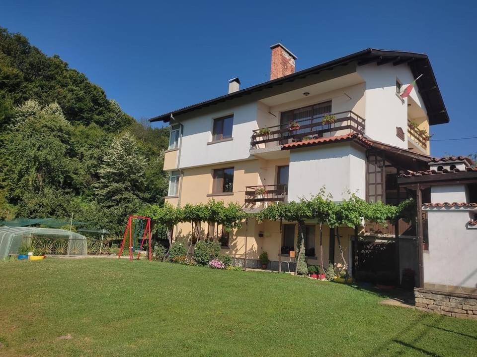 Къща Поколения Tryavna Exterior photo