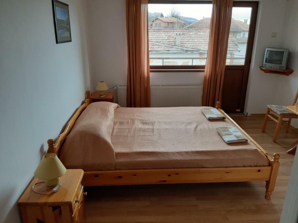 Къща Поколения Tryavna Exterior photo